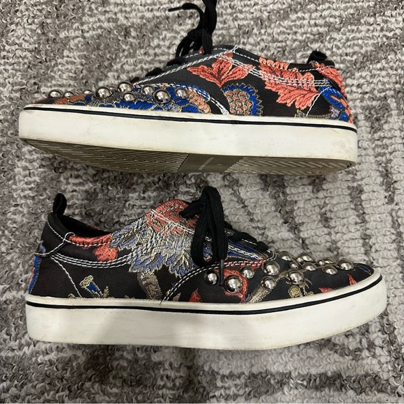 Studded embroidered sneakers - Picture 8 of 12